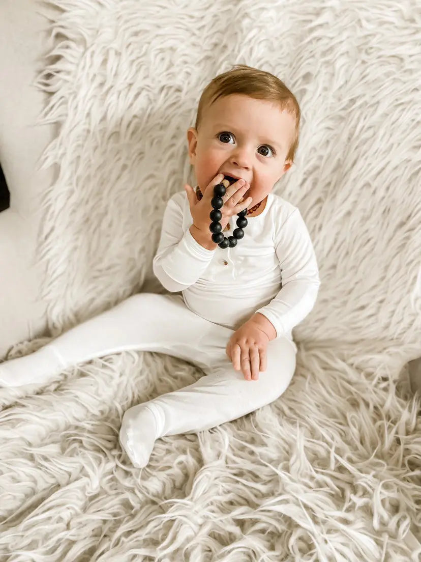 Top and Bottom Outfit and Hat Set (Newborn - 12 months) White - Stroller Society