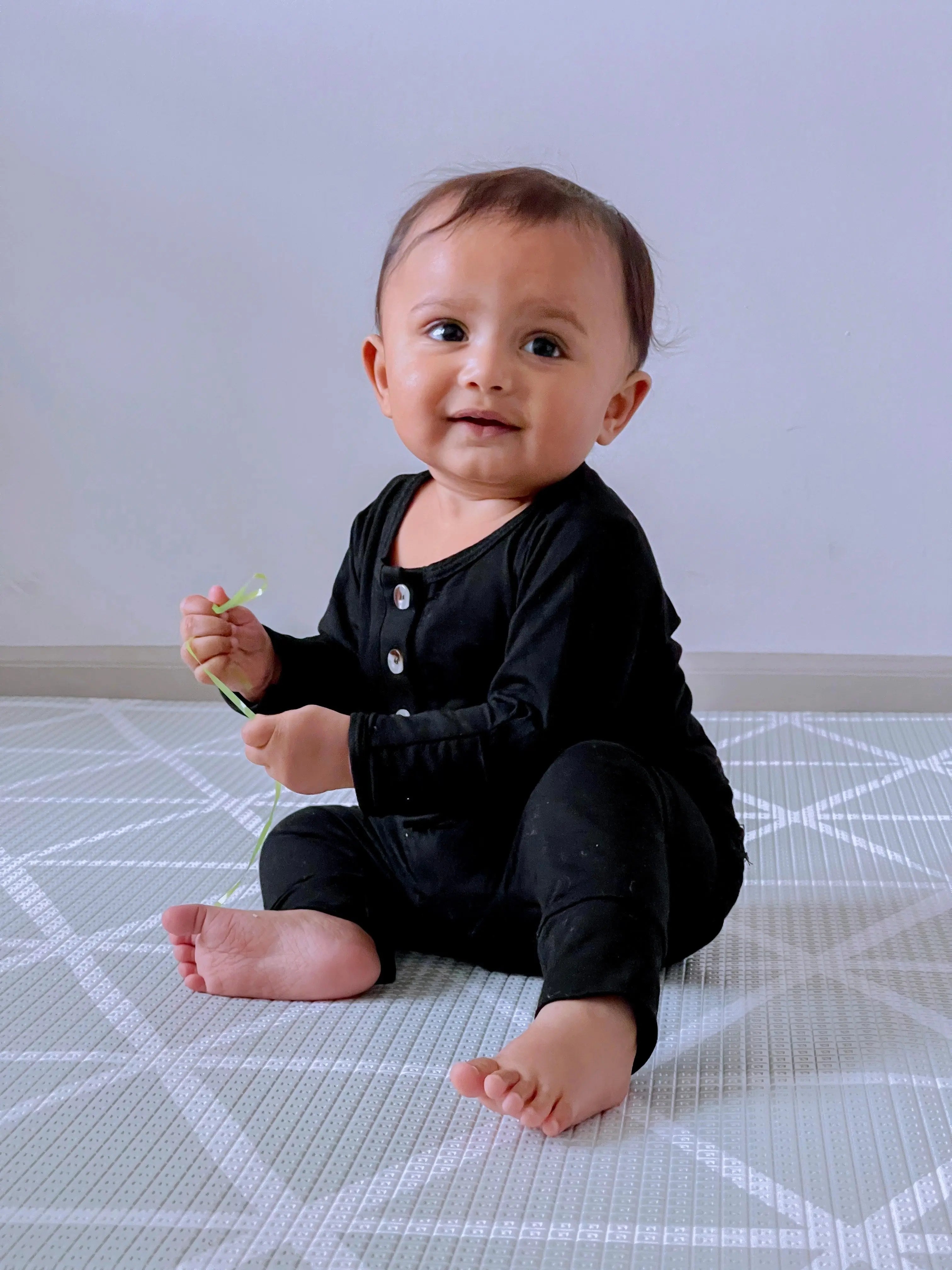 Top and Bottom Outfit and Hat Set (Newborn-12 months sizes) Black - Stroller Society