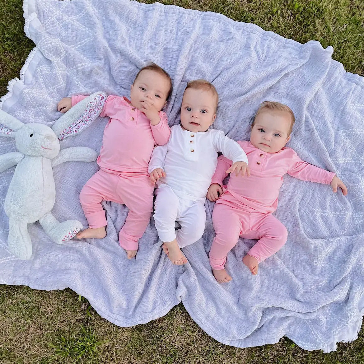 Top and Bottom Outfit and Hat Set (Newborn - 12 months) White - Stroller Society