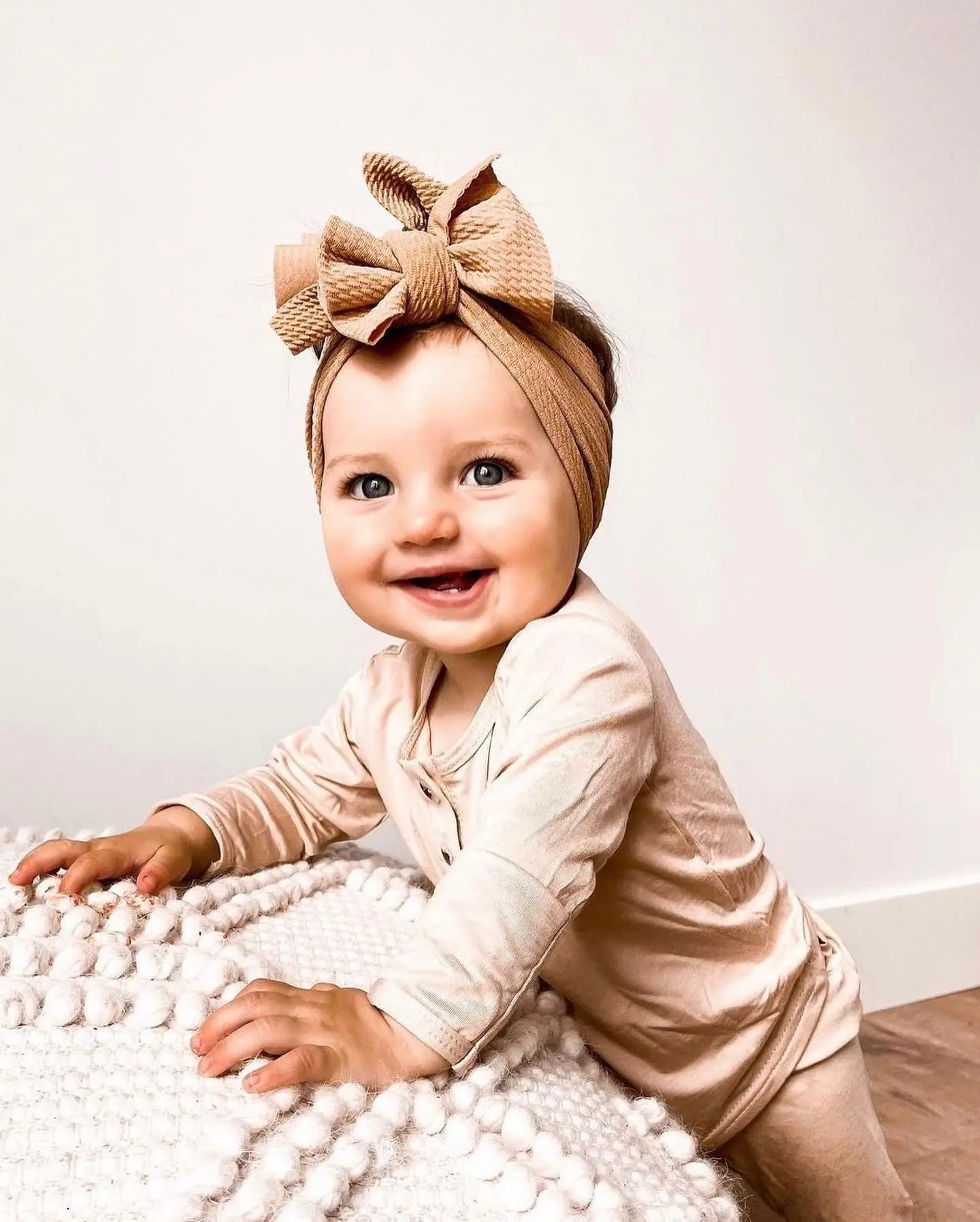 Bows newborn  Newborn hair bows Newborn Bows Baby headbands Infant head bands Newborn headband bows Newborn bows and headbands
