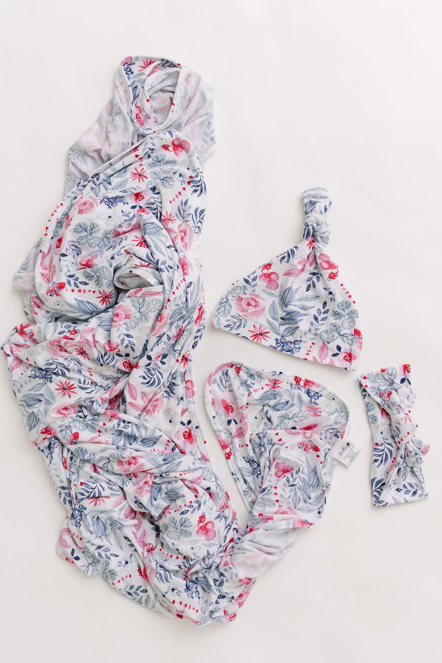 Stroller Society Swaddle Blanket Newborn Bow and Newborn Hat set floral