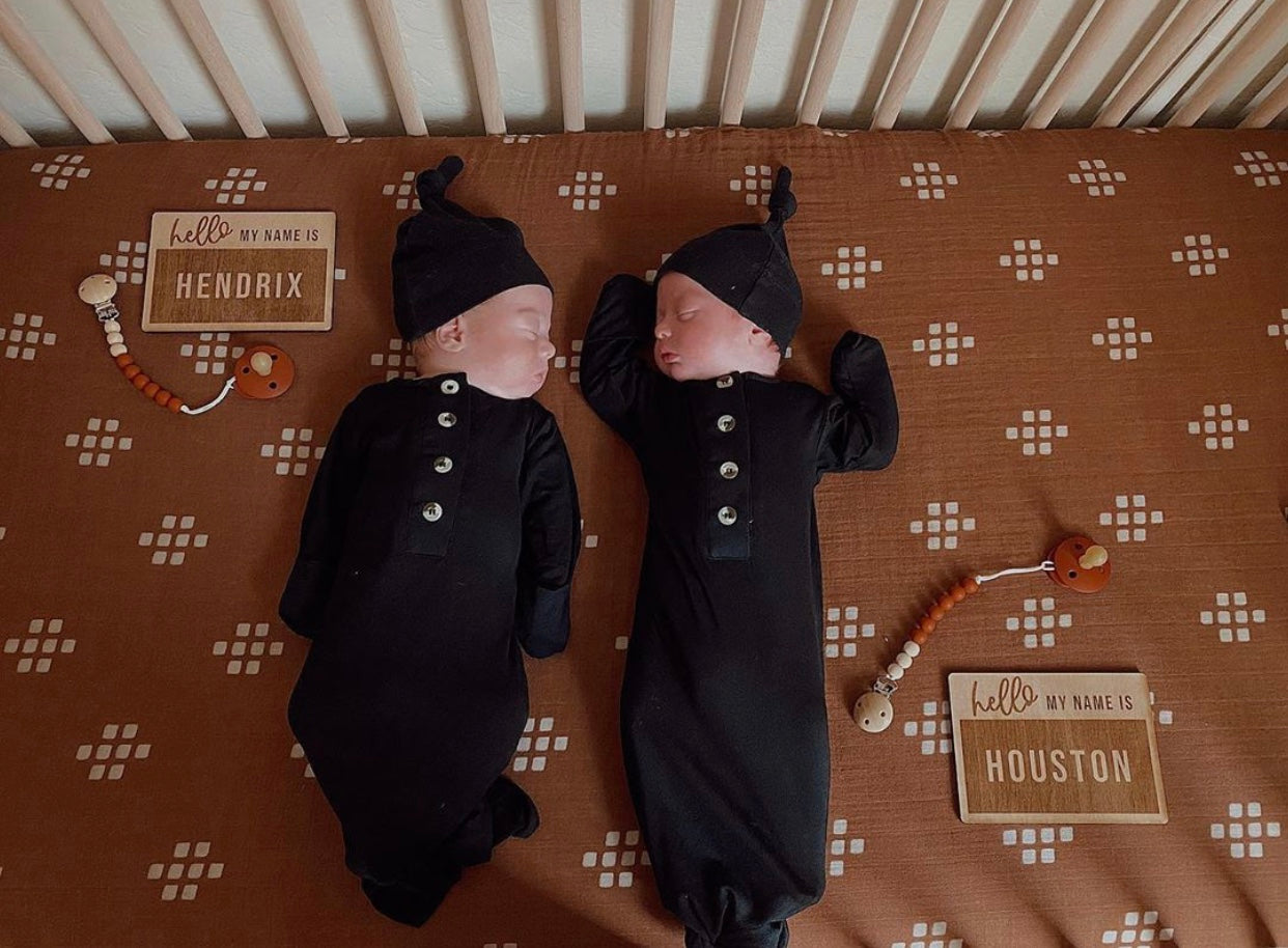 Knotted Baby Gown and Hat Set - Black (Newborn-3 months)